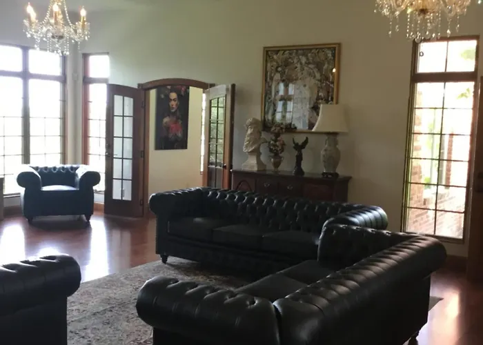 Affordable Luxury Mansion * Quincy