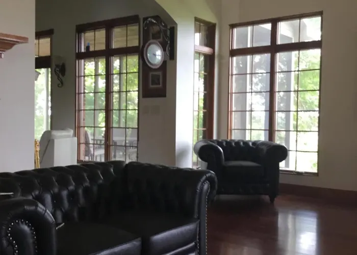 Affordable Luxury Mansion * Quincy